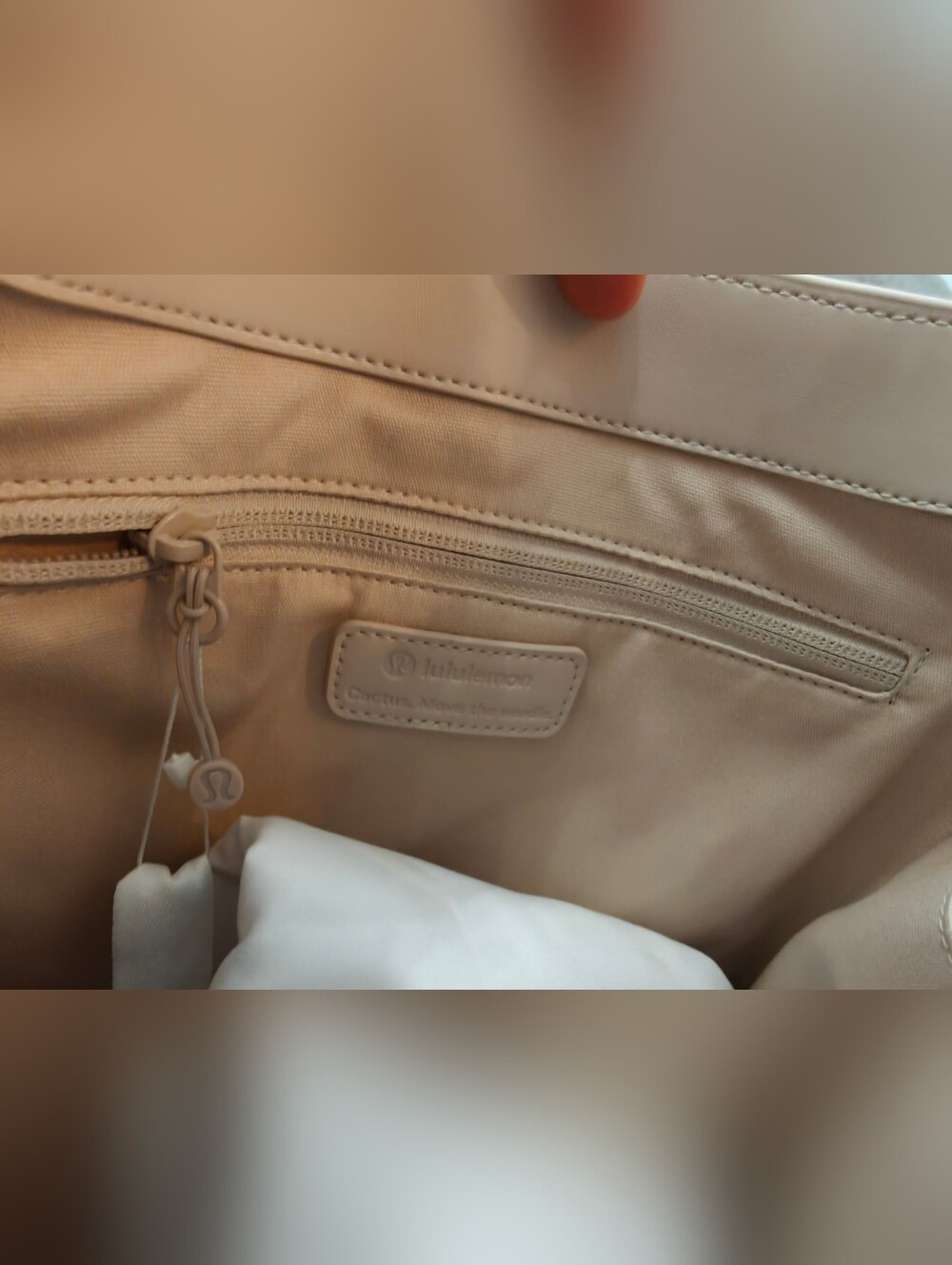 🌵 Lululemon Leather Alternative Shoulder Bag Purse 8L Cashew MSRP $228 NWT - Picture 10 of 16